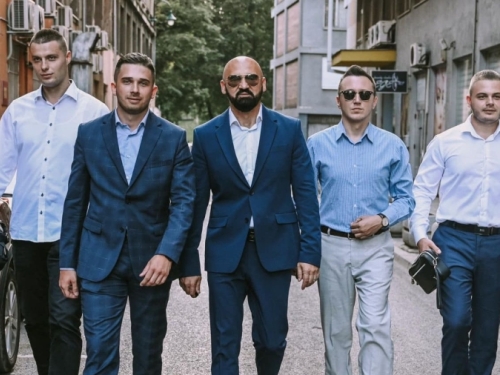 RAMO ZA PLAKANJE: Ramo Isak nije izolovani incident, nego samo transparentan nastavak toksične prakse, koja ide od Delimustafića, Alispahića, Mehmedagića, Čampare...