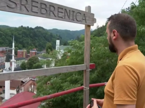 POTRESNO SVJEDOČENJE OSMOGODIŠNJAKA: 'Budi uz mene, nemoj se odvajati ni sekundu' (VIDEO)