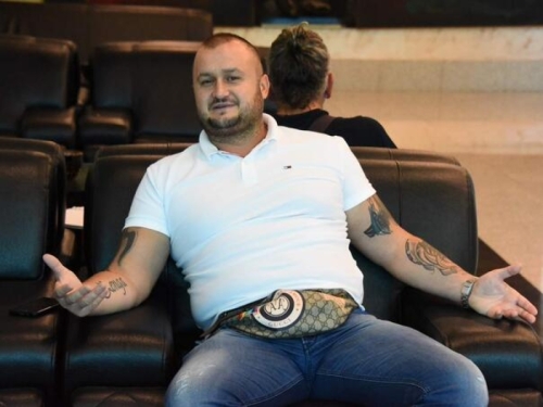 KABILOVIĆ ŠEST GODINA MALTRETIRAO PRIVREDNIKE IZ TUZLE: U ponovljenom krivičnom postupku, osuđen je na...