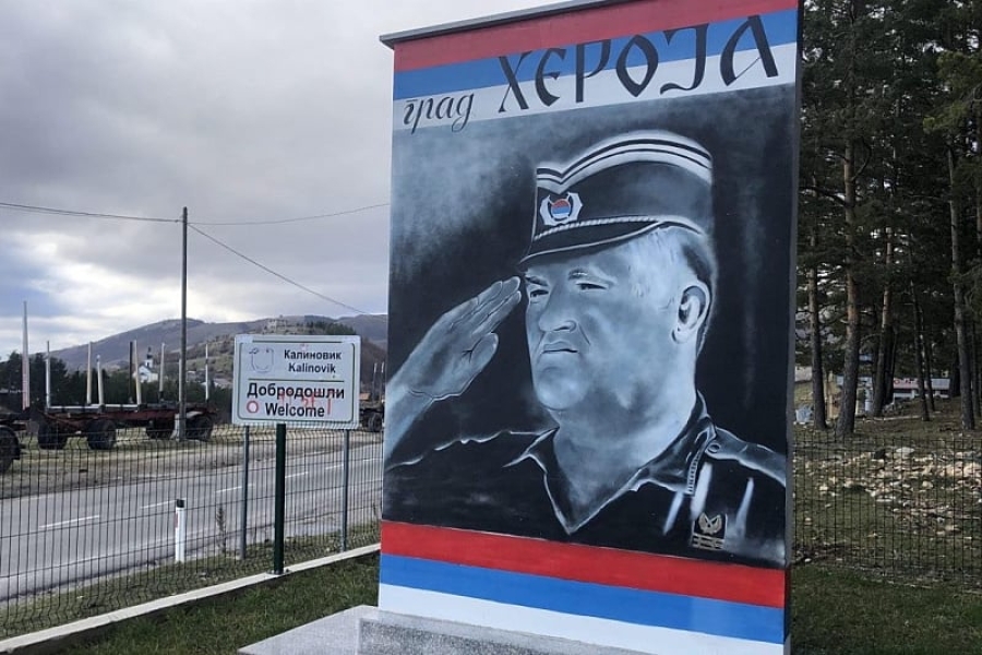 POZVALI DOMAĆE INSTITUCIJE DA DJELUJU: OHR osudio veličanje zločinca Ratka  Mladića muralom u Banjoj Luci | Slobodna Bosna