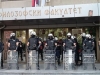 U SRBIJI I VEČERAS PROTESTI: Kordon policije se 'parkirao' ispred fakulteta