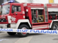 VATROGASCI NA TERENU: Kod Mostara se zapalio automobil, saobraćaj potpuno obustavljen