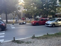 U SUDARU AUTOMOBILA I MOTOCIKLA POVRIJEĐENA ŽENA: Velike gužve u centru bh grada
