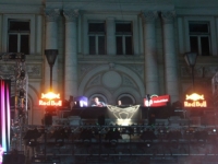 OSTAVI PARTY ZA KRAJ: Hiljade Sarajlija i gostiju iz cijelog svijeta plesalo u Titovoj ulici uz muziku zvijezde elektronske scene