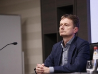 UŽAS U PROGRAMU UŽIVO: Vučićev kum doživio moždani udar