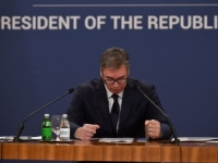 'AKO ME PITATE DANAS, RADO ĆU VAM ODGOVORITI POSLIJE UTORKA': 'Umorni' Vučić opet bježao od novinara (VIDEO)