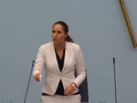 ODRŽALA OSTRAŠĆENI MONOLOG PUN MRŽNJE I UVREDA: Anja Ljubojević, ekstremistička potpredsjednica NSRS, ponovo negira genocid u Srebrenici
