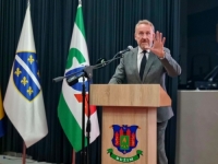 BAKIR IZETBEGOVIĆ IZ BUŽIMA: 'Došli smo do trenutka istine. Ili će Dodik nadjačati državu i njene institucije ili...'
