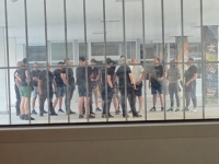 'MOMCI U CRNOM' KOD RTS-a UOČI VEČERAŠNJEG PROTESTA: Zaposleni u strahu, pripremaju se neredi