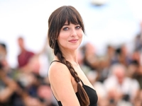 ŽENSTVENO I LEPRŠAVO: Ovo su najljepši ljetni modeli haljina koje vrlo rado nosi i Dakota Johnson (FOTO)