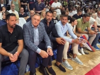 HLADAN TUŠ ZA VOŽDA IZ LAKTAŠA: Dodik žestoko izviždan na utakmici Srbije (VIDEO)