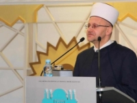 MOSTARSKU MUFTIJA SALEM EF. DEDOVIĆ JE DAVNO UPOZORIO: 'Klanjanje u tržnim centrima i pored benzinskih pumpi za muslimane nije prihvatljivo!'