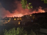 APOKALIPTIČNI PRIZORI S JADRANA: Bjesni veliki požar, kuće ugrožene, poziv građanima...