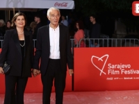 'SB' ISPRED NARODNOG POZORIŠTA: Ko je prošetao crvenim tepihom završne noći SFF-a? (FOTO)