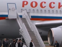 DOK TRAJE SUMMIT TRUMPA I PUTINA: Viralna slika Putinovog dočeka sa sagnutim američkim vojnicima izazvala bijes Kijeva