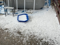 NEVRIJEME IZAZVALO HAOS: U bh. gradu padao led veličine oraha