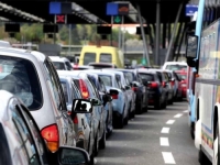 VOZAČI, OPREZ: Radovi na više dionica, duge kolone na graničnim prelazima