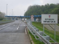 INFO IZ SPLITSKO-DALMATINSKE POLICIJE: Usporen saobraćaj na graničnom prelazu između Hrvatske i Bosne i Hercegovine zbog...