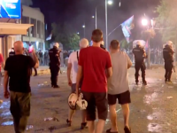 HAOTIČNA NOĆ U SRBIJANSKIM GRADOVIMA: SNS-ovci gađaju građane jajima i flašama (VIDEO)