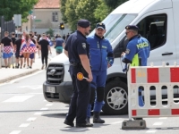 BURNO U SUSJEDSTVU: Policija prije koncerta kontraverznog Marka Perkovića Thompsona privela više osoba, poznato i zbog kojih pjesama