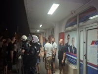 PRIORITETI U SRBIJI SE ZNAJU: Opština sanirala prostorije SNS umjesto da popravi krov škole