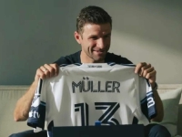 POMALO NEOBIČNO: Thomas Müller, nakon 25 godina, više ne nosi dres Bayerna... (VIDEO)