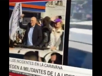 PROCURILA SNIMKA: Argentinskog predsjednika građani gađali kamenjem, pogledajte kako je sve završilo...