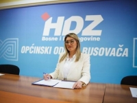 ŠEFICA ČAVARINOG KABINETA U SUKOBU INTERESA: Marija Ćosić prijavljena zbog obavljanja dvostruke funkcije