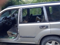 NESVAKIDAŠNJI INCIDENT NA CESTI: Medvjed kamenom gađao automobil, povrijeđen suvozač