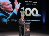 STJEPAN MESIĆ O IZETBEGOVIĆU: 'Državnik koji je u najtežim vremenima ostao vjeran principima, pravdi, slobodi, dijalogu, suživotu'