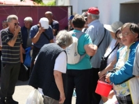 SVAKI DAN U RED STANE NEKOLIKO STOTINA LJUDI: Gladnih u Banjaluci sve više, u javnoj kuhinji ponestaje hrane...