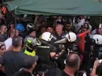 DRAMATIČNE SNIMKE IZ NOVOG SADA: Policija građane tukla pendrecima i štitovima, nastao je haos...
