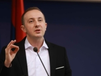 'SAD KAD JE PAO, DOĐE MI GA ŽAO': Opozicionar stihovima prokomentarisao političku situaciju u RS-u
