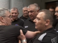 TENZIJE ISPRED PRIVREDNE KOMORE SRBIJE: U toku javna rasprava o mineralima, privatno obezbjeđenje i interventna policija na ulazu