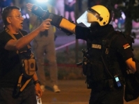 RAT NA ULICAMA SRBIJE: Beograd gori, Vučić šalje policiju na narod i NEGIRA