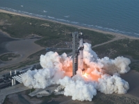 EKSPLODIRALI DIJELOVI MOTORA, ZAKRILCA SE ZAPALILA: Pogledajte lansiranje najveće i najsnažnije raketa na svijetu...