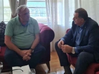 SERVILNOŠĆU NADMAŠIO SVE POŠTOVAOCE LIKA I DJELA MILORADA DODIKA: 'Dragi naš predsjedniče...'