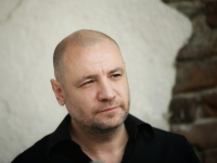 NOVINAR BEOGRADSKOG LISTA VUK CVIJIĆ OTVORENO: 'Propaganda, spinovi i golo nasilje - vlast u Srbiji pokušava da završi ono što je počela '90-ih'