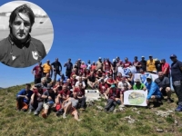 SJEĆANJE NA LEGENDU KLUBA S KOŠEVA: Prijatelji i navijači Sarajeva odali počast Dženanu Uščupliću na Zelengori