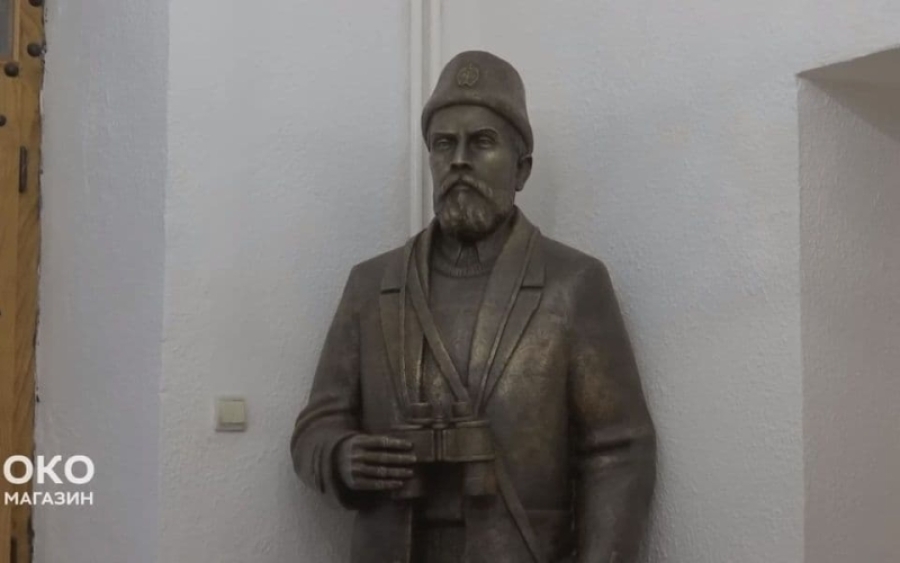 EPARHIJA JE NELEGALNO PODIGLA SPOMENIK ĐURIŠIĆU U SRED KULTURNOG DOBRA: Zakoni države Crne Gore se ne sprovode samo u prostoru SPC-a?