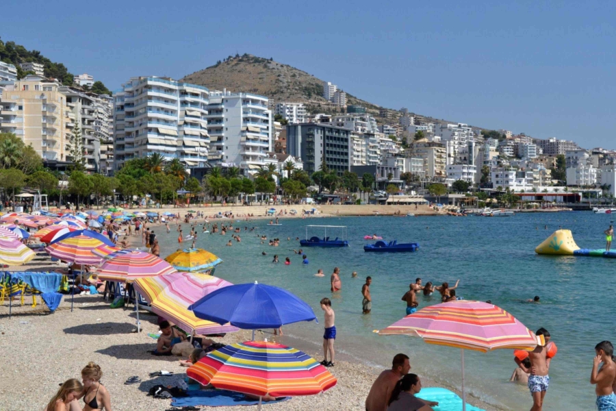 'POHLEPA JE ZAMIJENILA RAZUM': Usred eksplozije turizma balkanska država zapala u velike probleme...