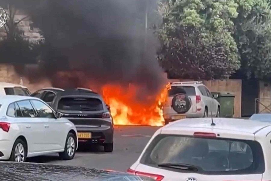 VRIJE U IZRAELU: Zapaljeni automobili kod Netanyahuove rezidencije