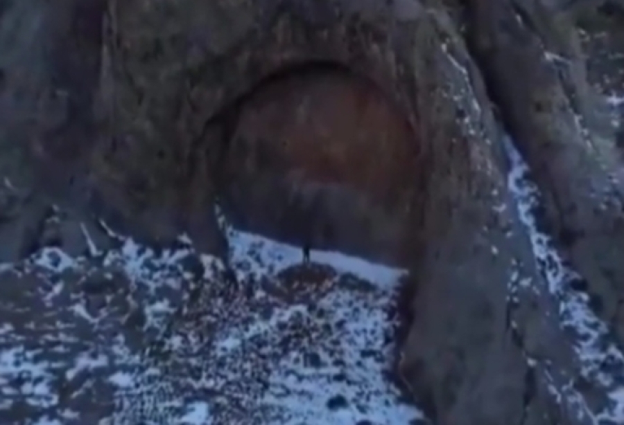 ISTRAŽIVAČI SNIMILI DIVOVSKA VRATA U PLANINAMA: 'Izgledaju kao ulaz u drugi svijet' (VIDEO)