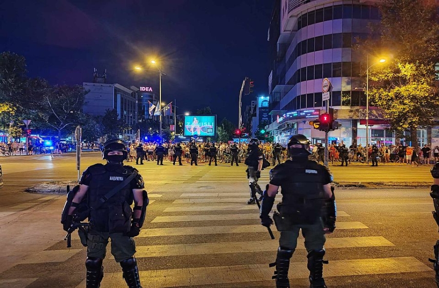 MUP SAOPŠTIO DA JE POLICIJA U NOVOM SADU NAPADNUTA: Snimke pokazuju suprotno