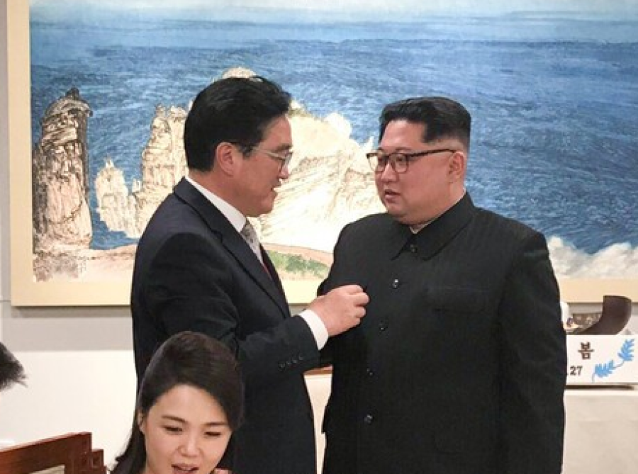 UOČI VOJNE PARADE U PEKINGU: Rukovali se Kim Jong-un i predsjednik južnokorejskog parlamenta, riječ je o rijetkom...