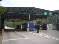 TOKOM PRETRESA VOZILA SA SRBIJANSKIM TABLICAMA: Policija Kosova na graničnom prelazu Brnjak konfiskovala pečate...
