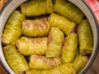 HIT NA INTERNETU: Ahmo došao kući iz kafane pa navalio na sarme, a onda mu je stigla poruka...