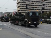 PRIPREME ZA DEMONSTRACIJU SILE: Na beogradskim ulicama primijećeni tenkovi na kamionima (VIDEO)