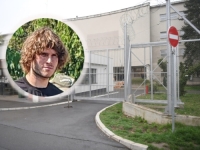 BOGDANA JE VUČIĆEVA POLICIJA NA SAHRANU NJEGOVOG OCA DOVELA SA LISICAMA NA NOGAMA: Sada je u bolnici, a studenti...