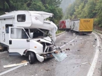 UŽASNA NESREĆA KOD TRAVNIKA: Povrijeđena trudnica, put blokiran